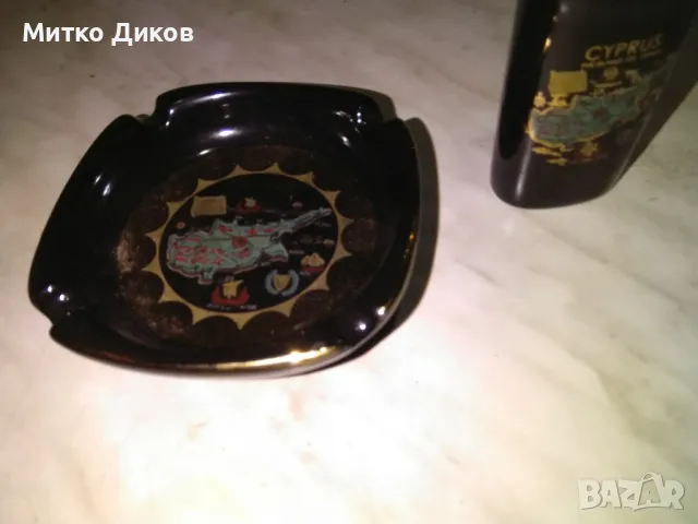 Кипър порцеланов пепелник и чаша за цигари Hand Made in 24 K Gold, снимка 2 - Други стоки за дома - 49498514
