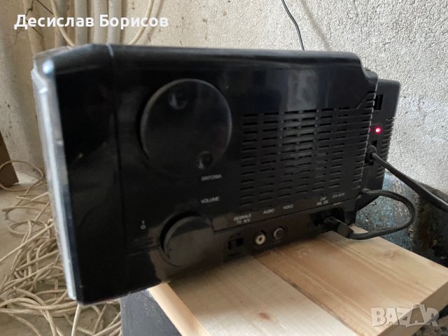 Стар цветен телевизор с радио, снимка 3 - Телевизори - 39966807
