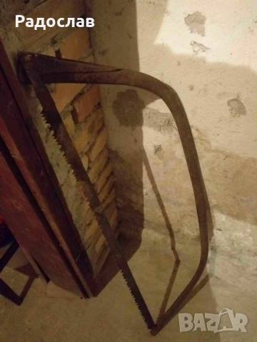 Голям стар режещ трион 