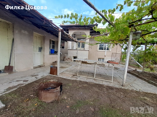 Къща с Голям Двор, снимка 3 - Къщи - 52520401