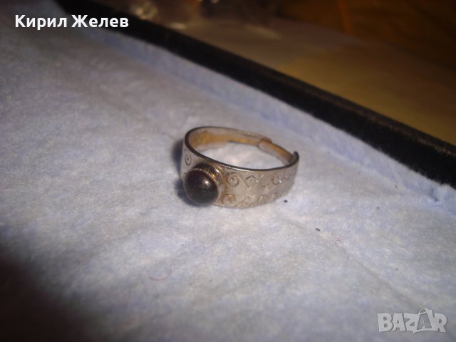 СТАР ПОСРЕБРЕН МЕСИНГОВ РЪЧНО ОРНАМЕНТИРАН РЕТРО ПРЪСТЕН РЕГУЛИРУЕМ с ЧЕРВЕН ШЛИФОВАН КАМЪК 27574, снимка 6 - Антикварни и старинни предмети - 37442827