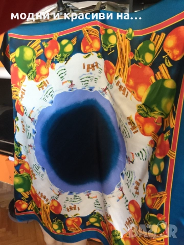 Копринен шал със зимни мотиви, снимка 6 - Шалове - 52378355