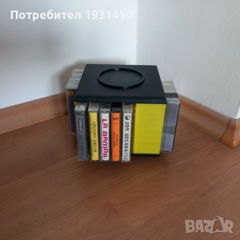 стойка за касети с 20 аудио касети