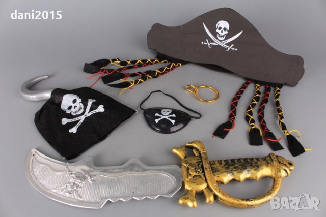 Пиратски комплект