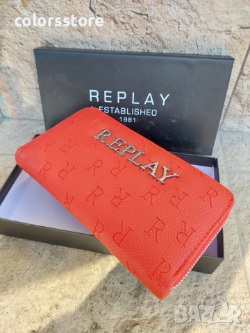Дамско червено портмоне Replay код SG49u, снимка 2 - Портфейли, портмонета - 52046662