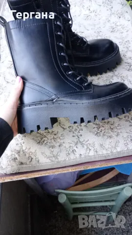 Нови боти с връзки и цип