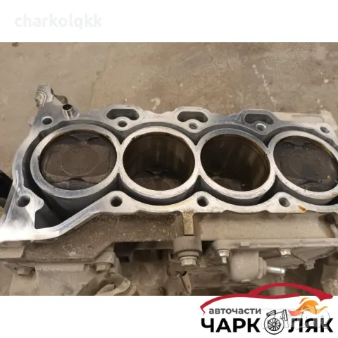 Блок за двигател Тойота аурис 1.6 1zr, снимка 3 - Части - 47614949