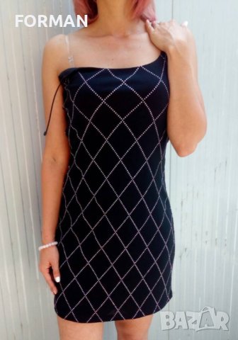 Къса черна рокля в каре от сребристи камъчета, снимка 1 - Рокли - 40685106