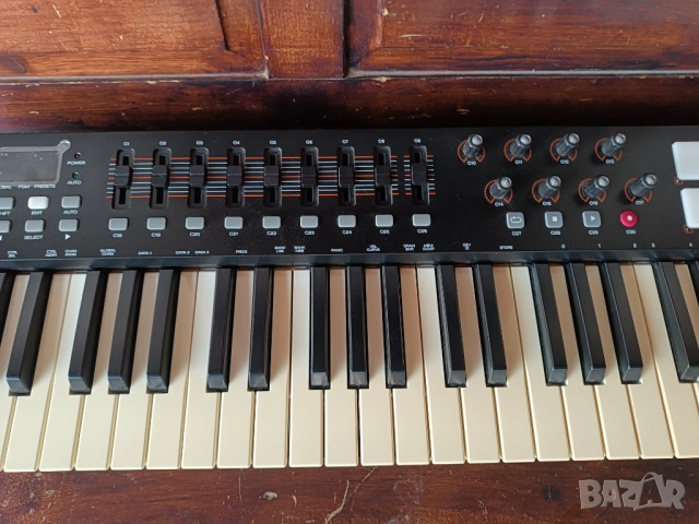 M Audio oxigen 49.   Midi controller. Миди клавиатура , снимка 3 - Синтезатори - 53142547