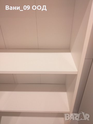 Висококачествена библиотека/етажерка в бял цвят, снимка 2 - Етажерки - 36678927