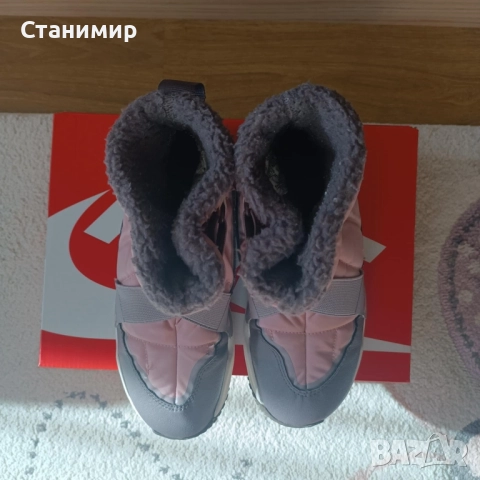 Апрески Nike.Номер 35,5., снимка 3 - Детски боти и ботуши - 52462127