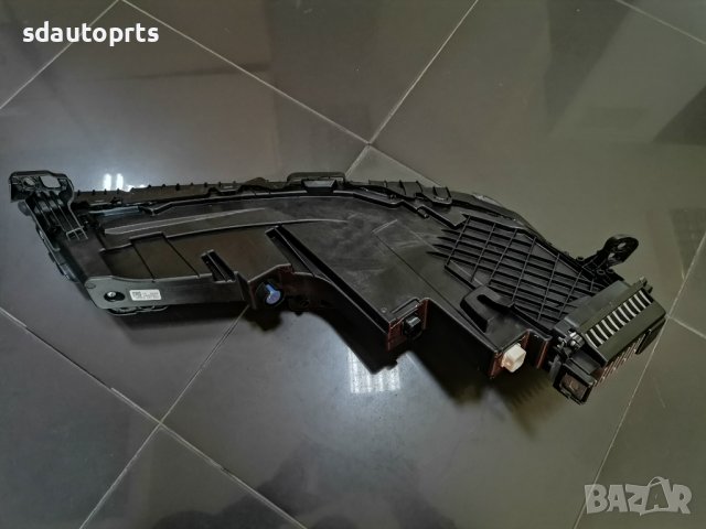 Ляв Горен Фар BMW G70 i7 Crystal Swarovski Кристал Сваровски 9879935, снимка 9 - Части - 43085345