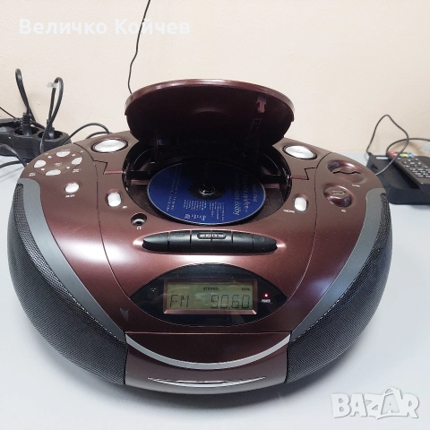 Радиокасетофон Grundig със cd,usb,sd card!, снимка 4 - Радиокасетофони, транзистори - 52971016