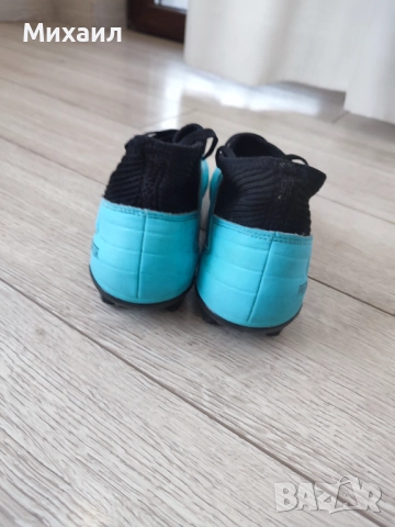 Бутонки Adidas Predator със чорап.Леки и удобни номер 37.5, снимка 9 - Футбол - 52348739
