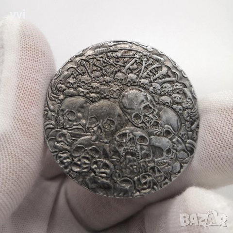 Монета с черепи, снимка 1 - Нумизматика и бонистика - 38859202