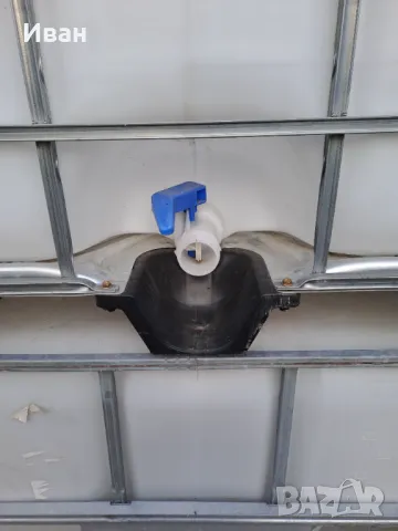 Продавам бидони по 1000 литра ( IBC контейнери )