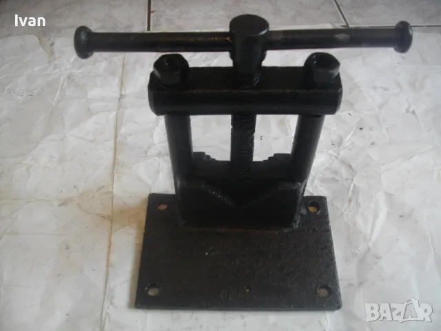 Българско СОЦ НРБ ТРЪБНО МЕНГЕМЕ до 2 цола Със стойка Масивно 6,2кг ОТЛИЧНО състояние Захват 75мм, снимка 2 - Менгемета - 47365187