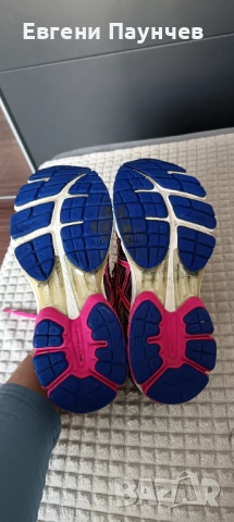 Дамски маратонки Asics gel размер 39.5 в сиво и розово , снимка 5 - Маратонки - 53470456
