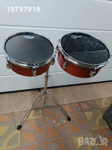 Барабани, 10 "" и 12 "".