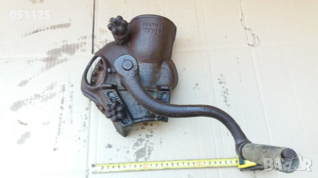 отлична машинка за мелене на царевица , снимка 2 - Антикварни и старинни предмети - 43481481