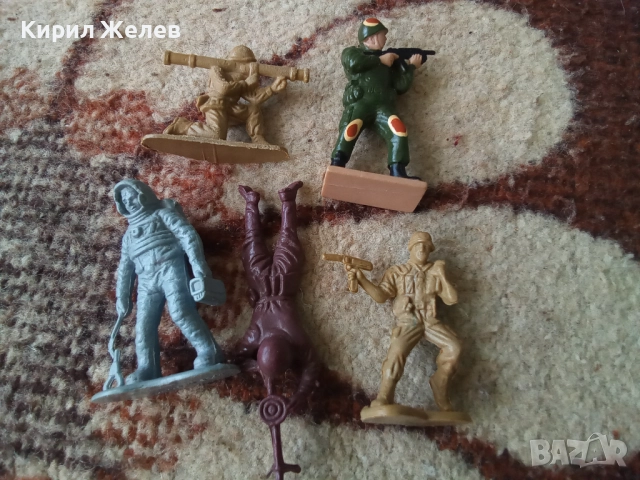 Войници пластмасови 5 броя 46970, снимка 3 - Колекции - 52107131