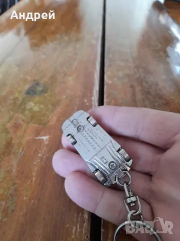Стар ключодържател Enzo Ferrari, снимка 3 - Колекции - 48632376