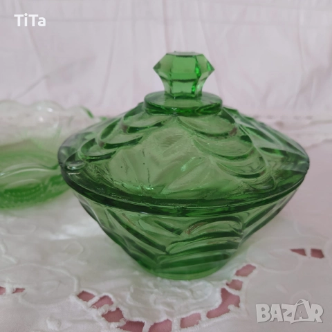 Ретро Захарница от Зелено Стъкло, снимка 3 - Сервизи - 52081567
