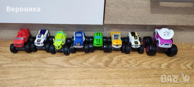 Пълна колекция от фигурки - "Пламъчко и машините"