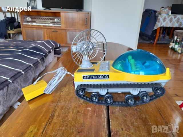 Стара руска играчка Луноход Интеркосмос, снимка 2 - Антикварни и старинни предмети - 50971477