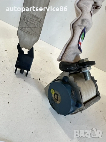 Преден десен колан за безопасност, бежов за Alfa Romeo 159 Sportwagon 2.0 M-Jet (2009), снимка 2 - Части - 53200784