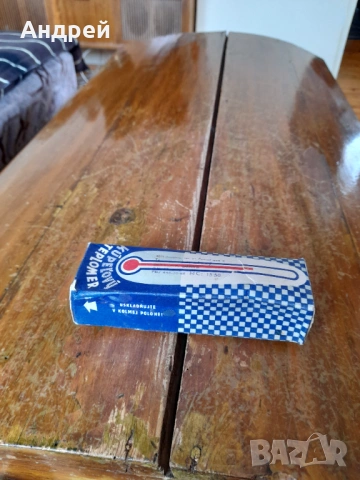 Стар термометър за баня