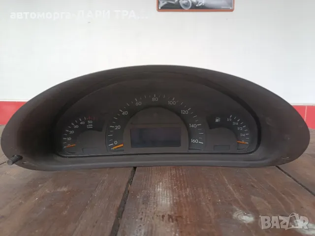 Табло уредно (километраж)за Мерцедес Ц-класа W203 2.7cdi 2002г Английско , снимка 2 - Части - 49621669