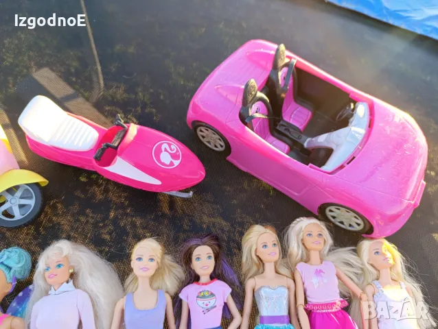 Огромен лот Mattel - Barbie кукли, кухня, кола, мотор, снимка 4 - Кукли - 48837325