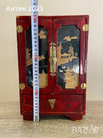 Винтидж китайска кутия за бижута от червено лакирано дърво с резба, снимка 2 - Антикварни и старинни предмети - 52063984