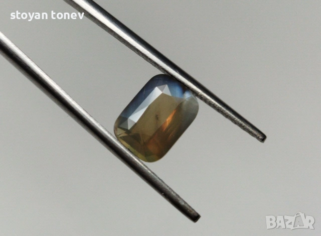 Александрит с великолепен променящ се цвят 1.03кт.! Сертифициран! Нов!, снимка 9 - Други - 51970029