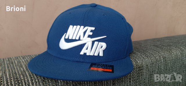 НОВО nike air snap back blue nike true шапка с права твърда козирка, снимка 1 - Шапки - 36630638