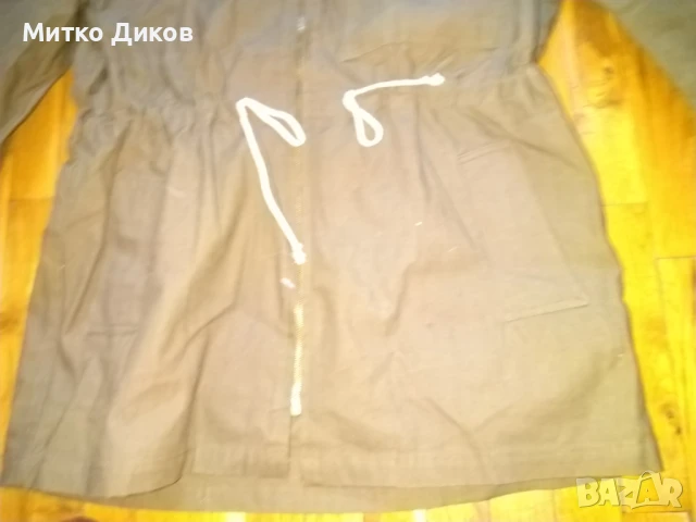 Анорак бризентов от соца Младост Годеч нов с качулка цял цип 3 джоба размер М, снимка 2 - Екипировка - 51080572