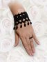 Ръчно плетена дамска гривна с кристали черно, снимка 1 - Гривни - 32622817