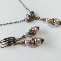 Красив бронзов Викториански Перлен комплект с розови кристални перли , снимка 4 - Бижутерийни комплекти - 40710038