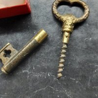 Стар тирбушон ключ , снимка 4 - Антикварни и старинни предмети - 43200497