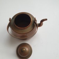 Малко колекционерско бакърено чайниче, снимка 4 - Антикварни и старинни предмети - 40794968