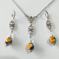 Красив комплект Бохо бижута с  камъни преливащ Ахат и орнаменти в цвят Сребро , снимка 1 - Бижутерийни комплекти - 33291185