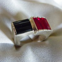 Стар западноевропейски сребърен пръстен с рубини и сапфири, снимка 1 - Пръстени - 35125013