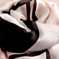 Стилен и красив копринен шал , снимка 10 - Шалове - 41743005