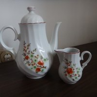 Български порцеланов чайник и латиера, снимка 2 - Сервизи - 33299668