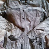 Бяла риза с вертикални черни ивици размер М, дълги ръкави, снимка 1 - Ризи - 26483412