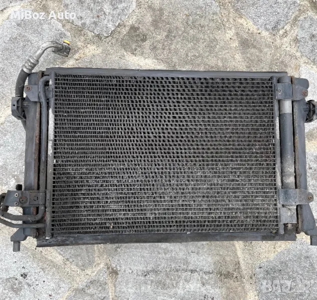 Кондензатор радиатор климатик Фолксваген Голф 5 VW Golf, снимка 1