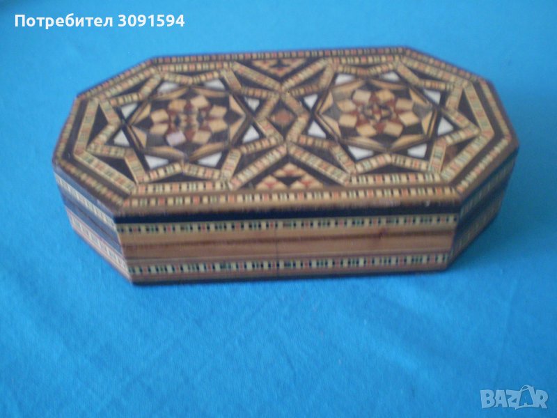 дървена кутия за дрънкулки облепена със сламки и седеф , снимка 1