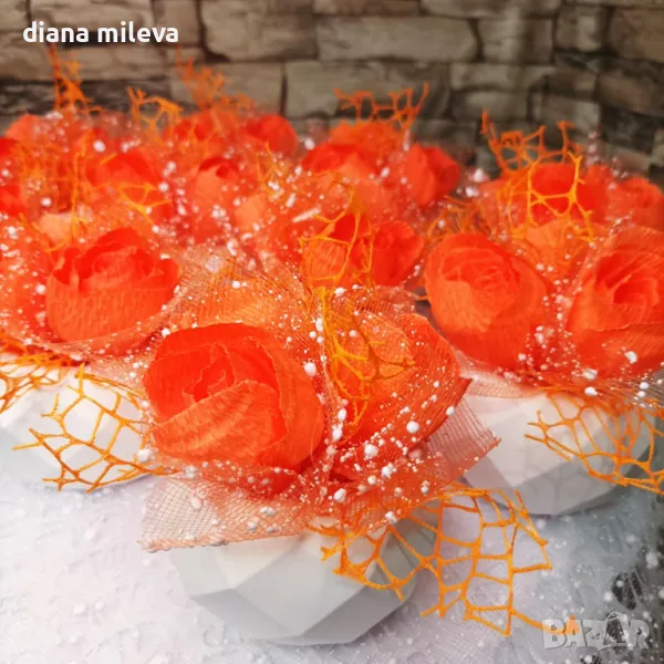 Кашпи с рози от креп хартия!!! , снимка 1