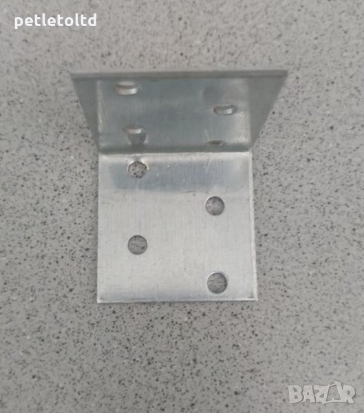 Планка ъглова, с перфорирани отвори за лесен монтаж  Размер: 40 мм х 40 мм х 40 мм х 2 мм , снимка 1